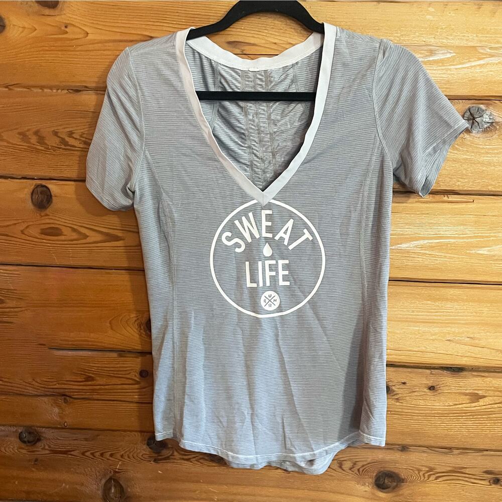 Lululemon "Sweat Life" Runner Up Tee Women's V Neck in Grey/White